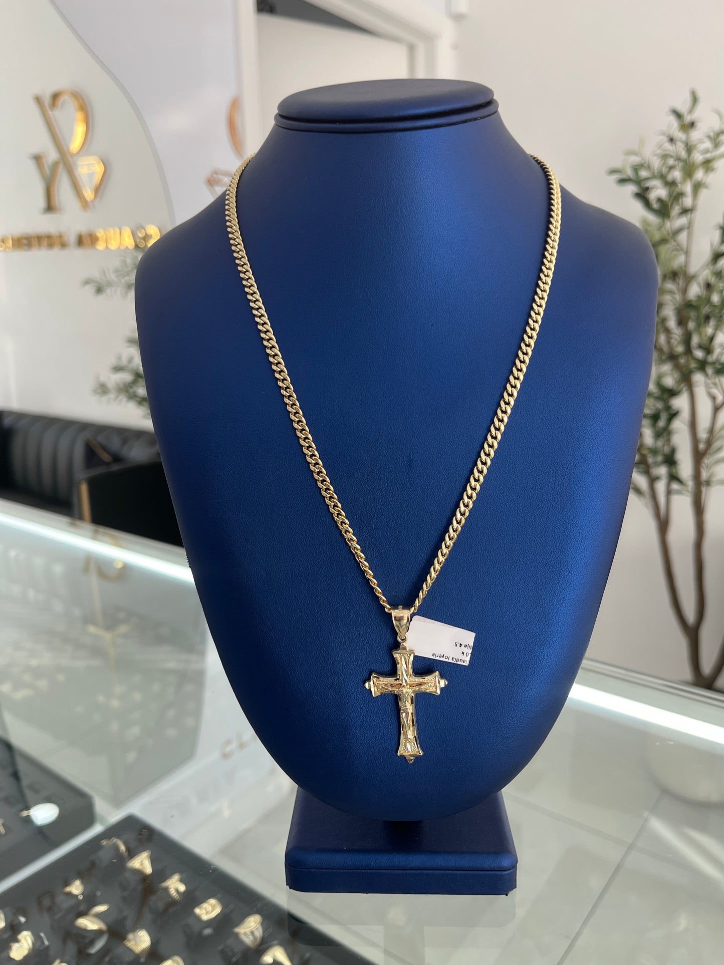 Cuban Link 10k Pendant 10k