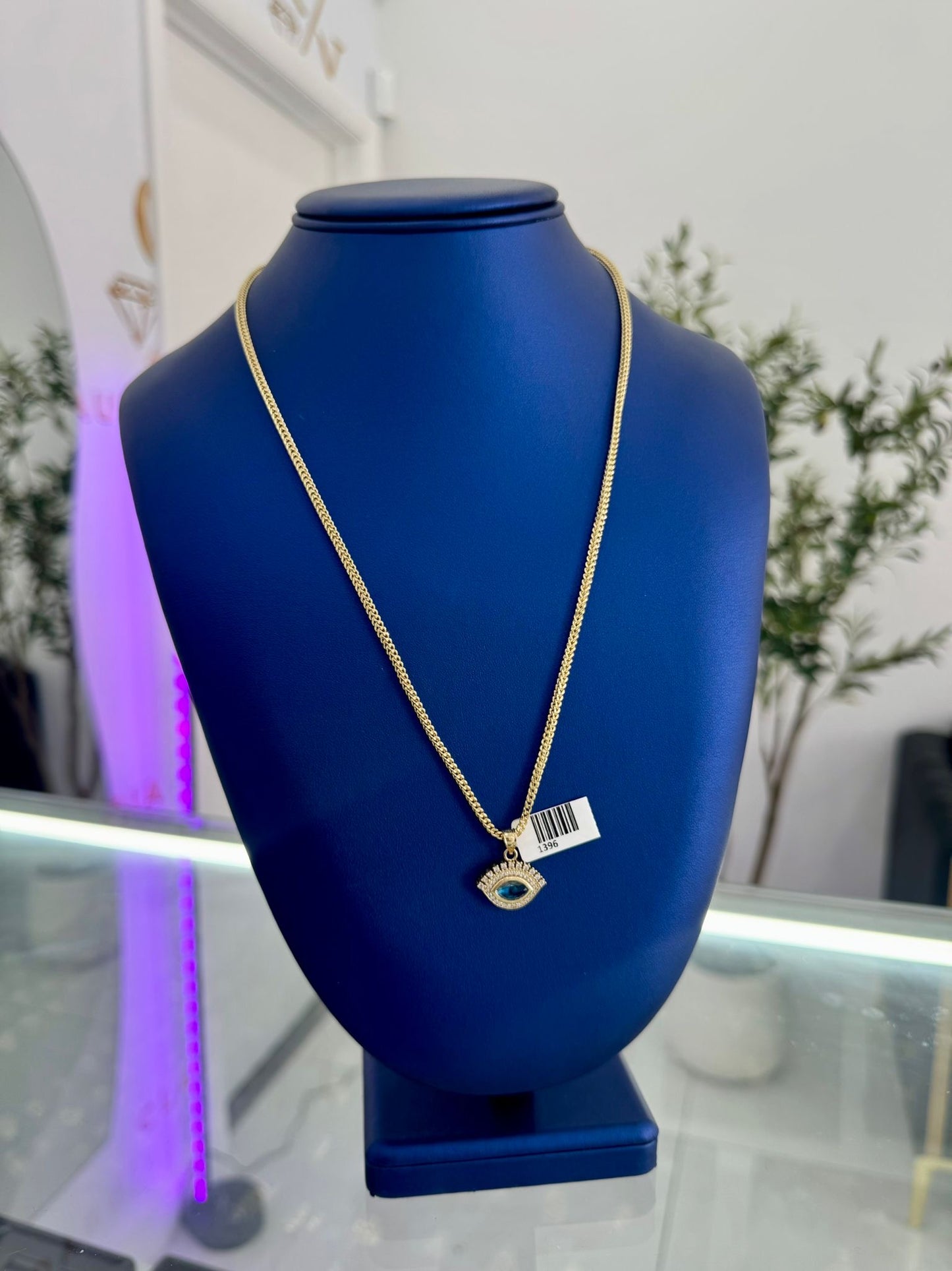 chain with 10k pendant