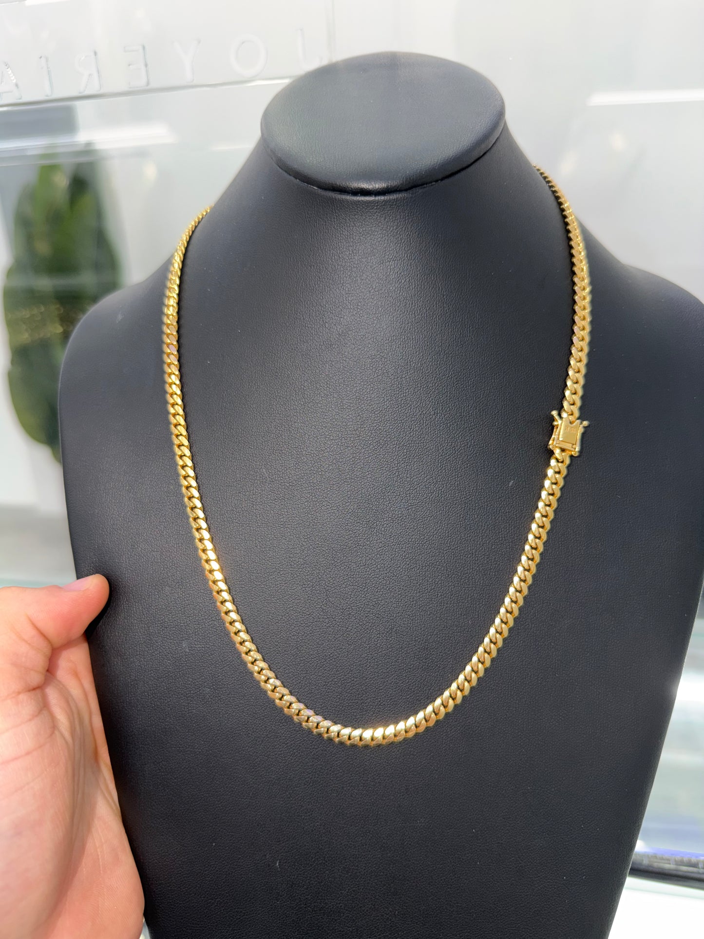 Cuban link solid 10k