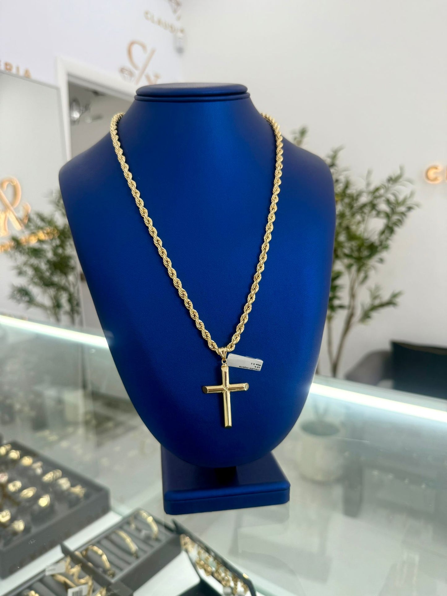 twisted chain with 10k crucifix pendant