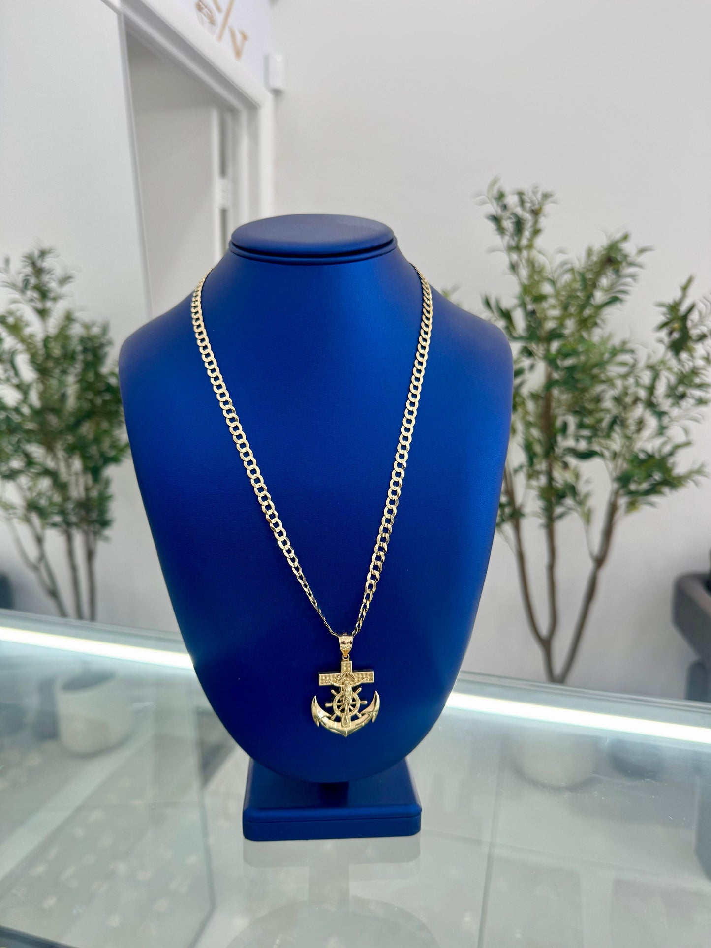 10k anchor pendant chain