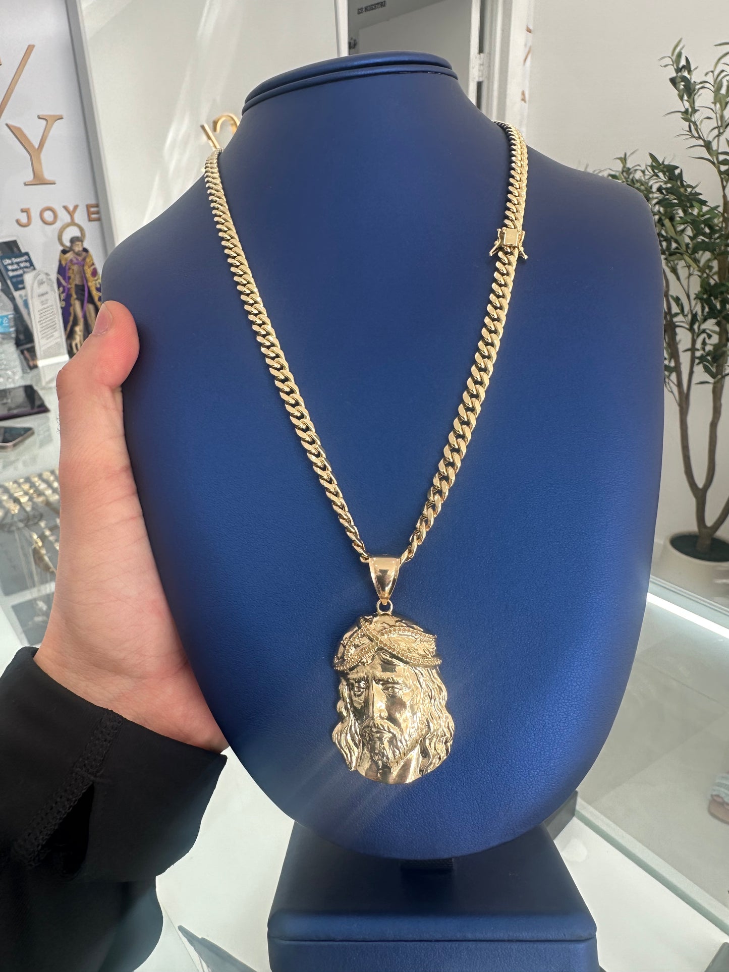 Cuban chain (hollow) with 10k Christ pendant