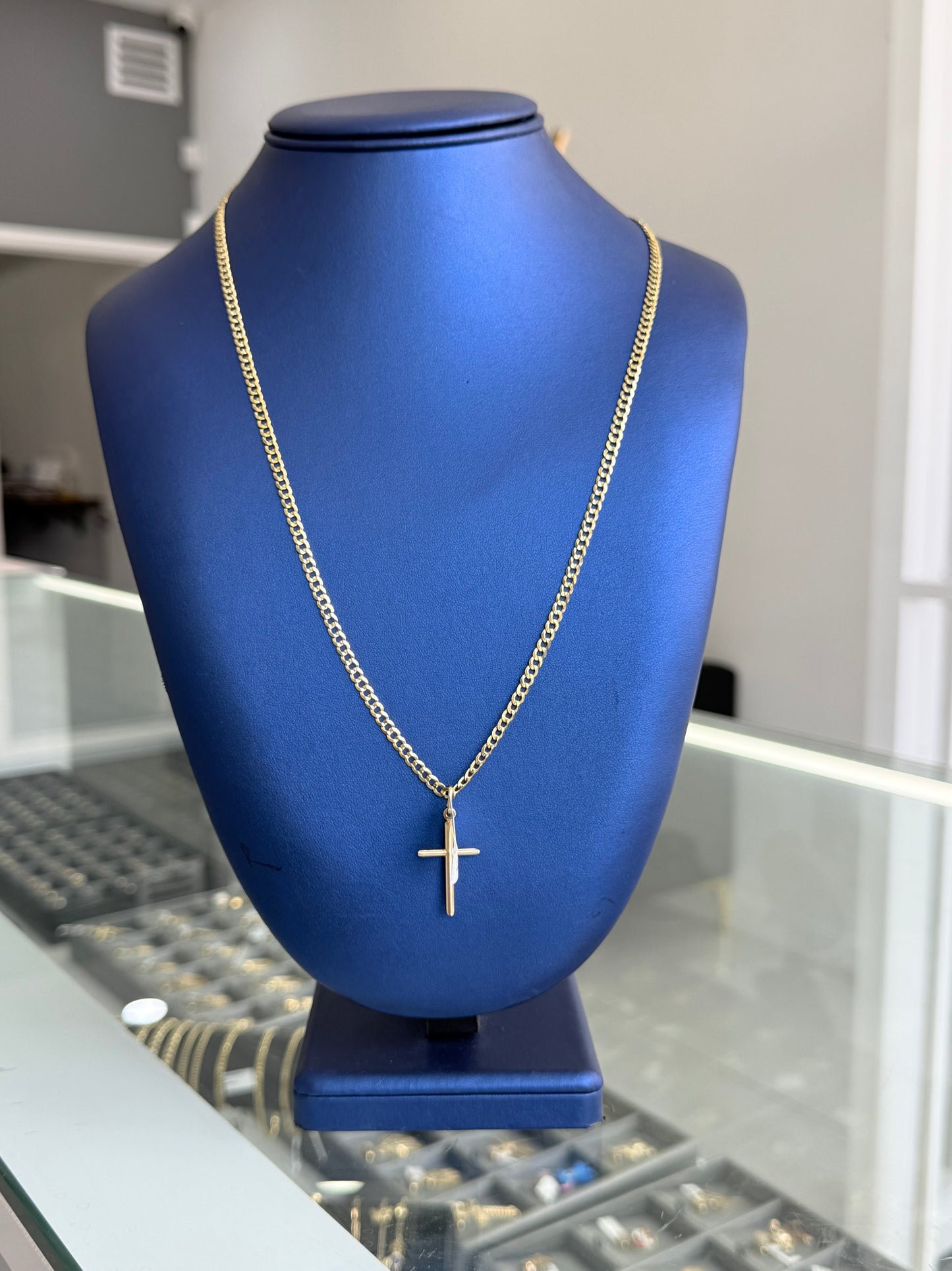10k Chain And Cross Pendant