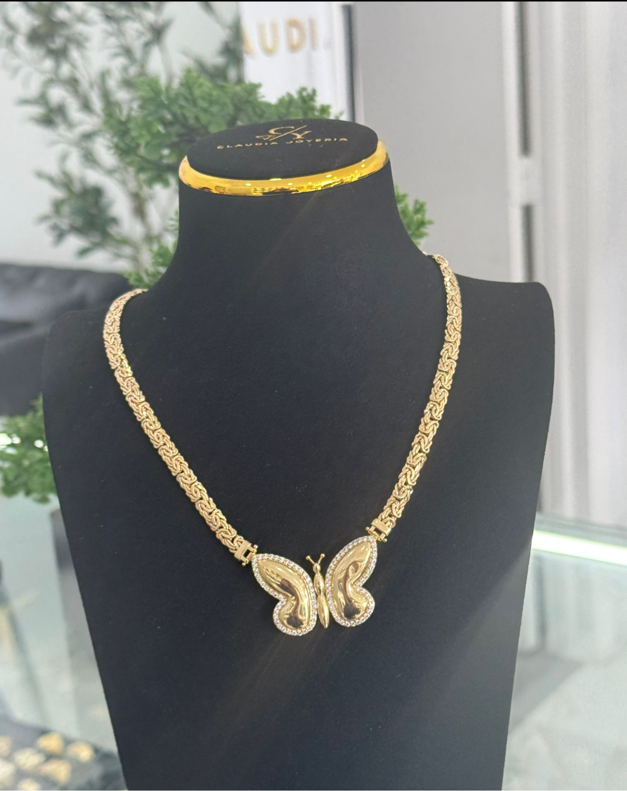 10k butterfly choker