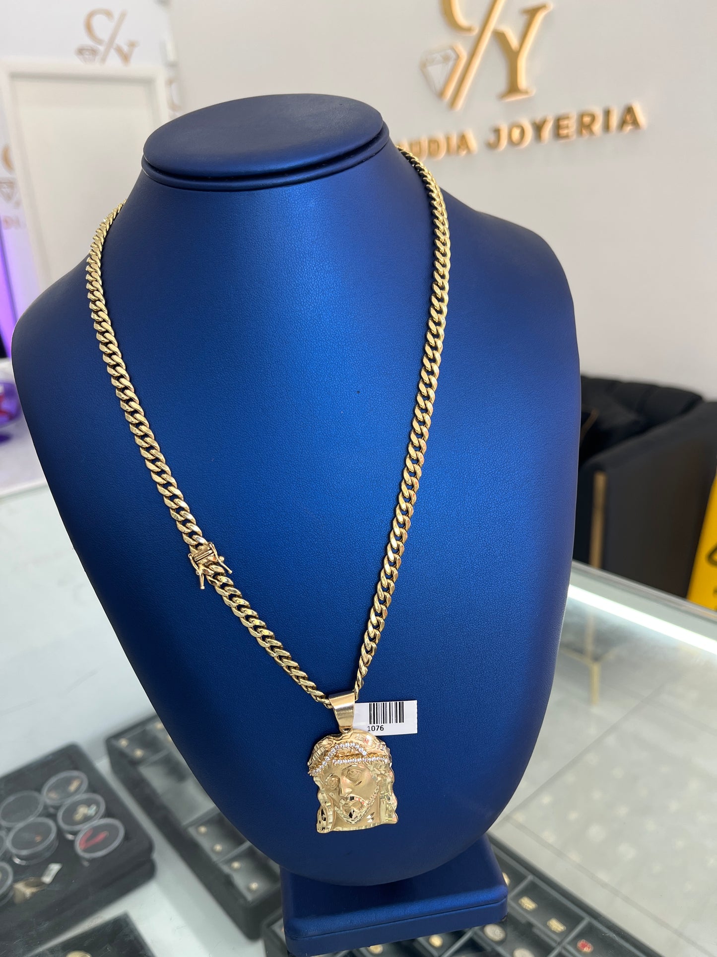 Cuban Chain And Christ Pendant 10k