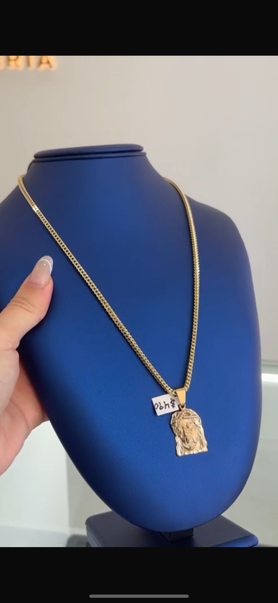 Franco chain with 10k Christ pendant