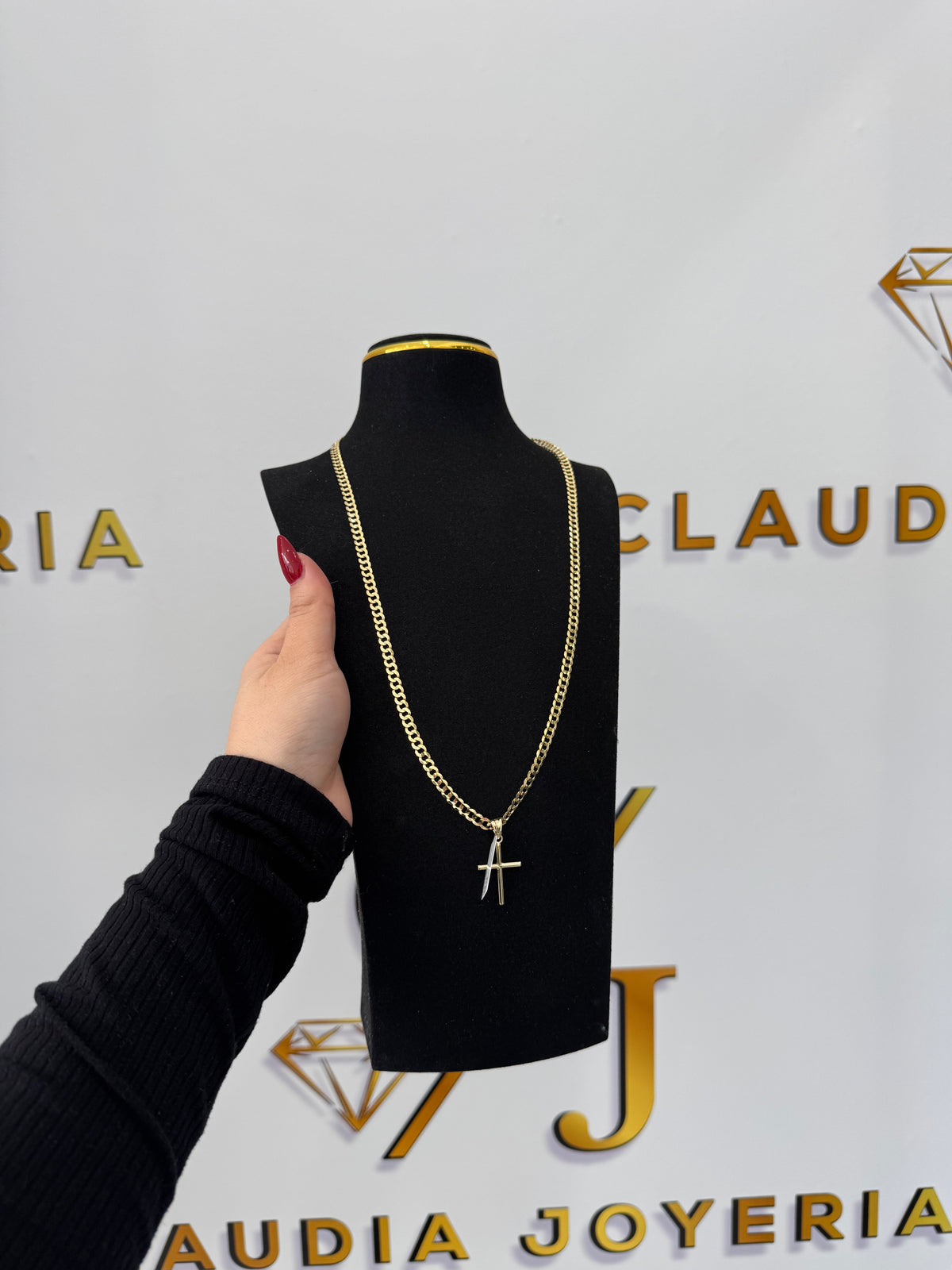 10k Cuban Link Chain With A Cross Pendant
